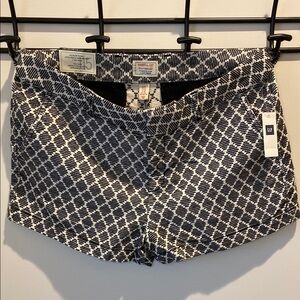 Gap Women's Black and White Patterned Shorts NWT